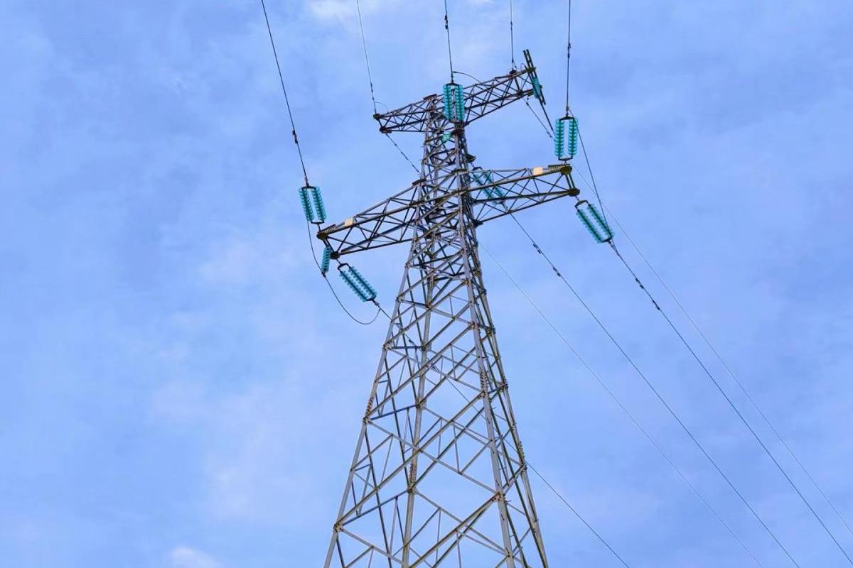 Vilka platser är Angle Steel Towers lämpliga för?