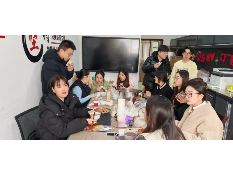 Traditionella Laba-tullar vid liv i Maotong