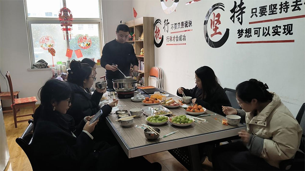 Lantern Festival Lunch: Tangyuan och Team Vibes på kontoret
